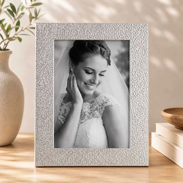 Dekoratif Gümüş Metalik Fotoğraf Çerçevesi